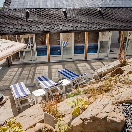 Aparthotel екосадиба пан атаман 3*