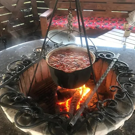 Aparthotel екосадиба пан атаман 3*